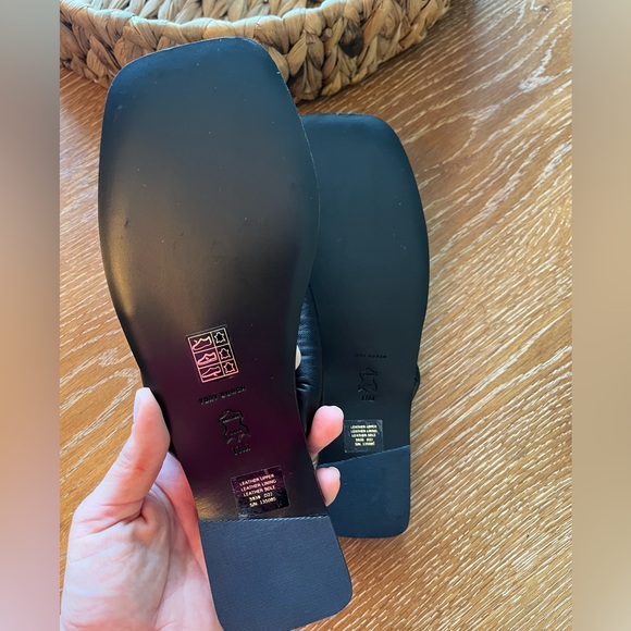 NWOB Tory Burch Black Leather Sandals Nevada Retro Puffy Thong size 11 - Picture 3 of 4